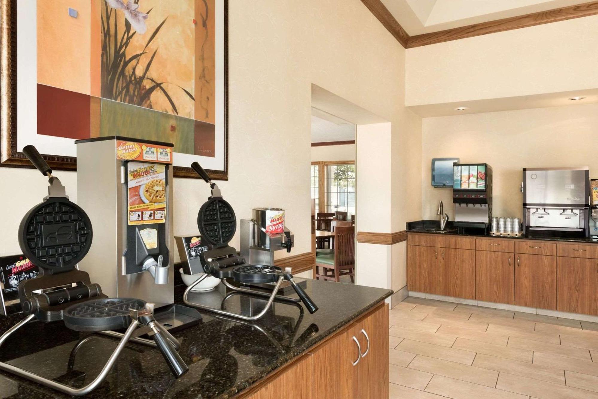Country Inn & Suites By Radisson, Chanhassen, Mn Екстериор снимка
