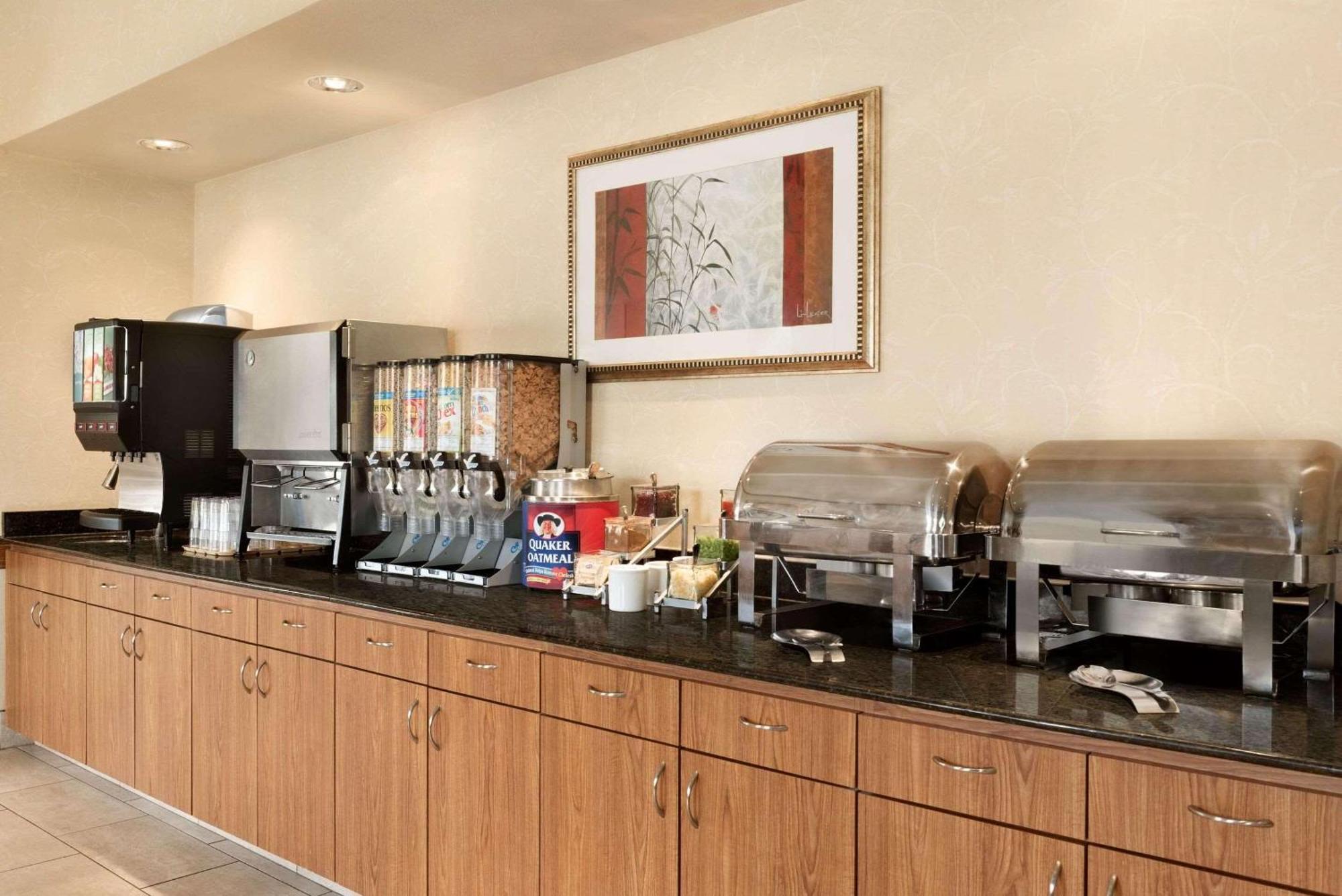 Country Inn & Suites By Radisson, Chanhassen, Mn Екстериор снимка