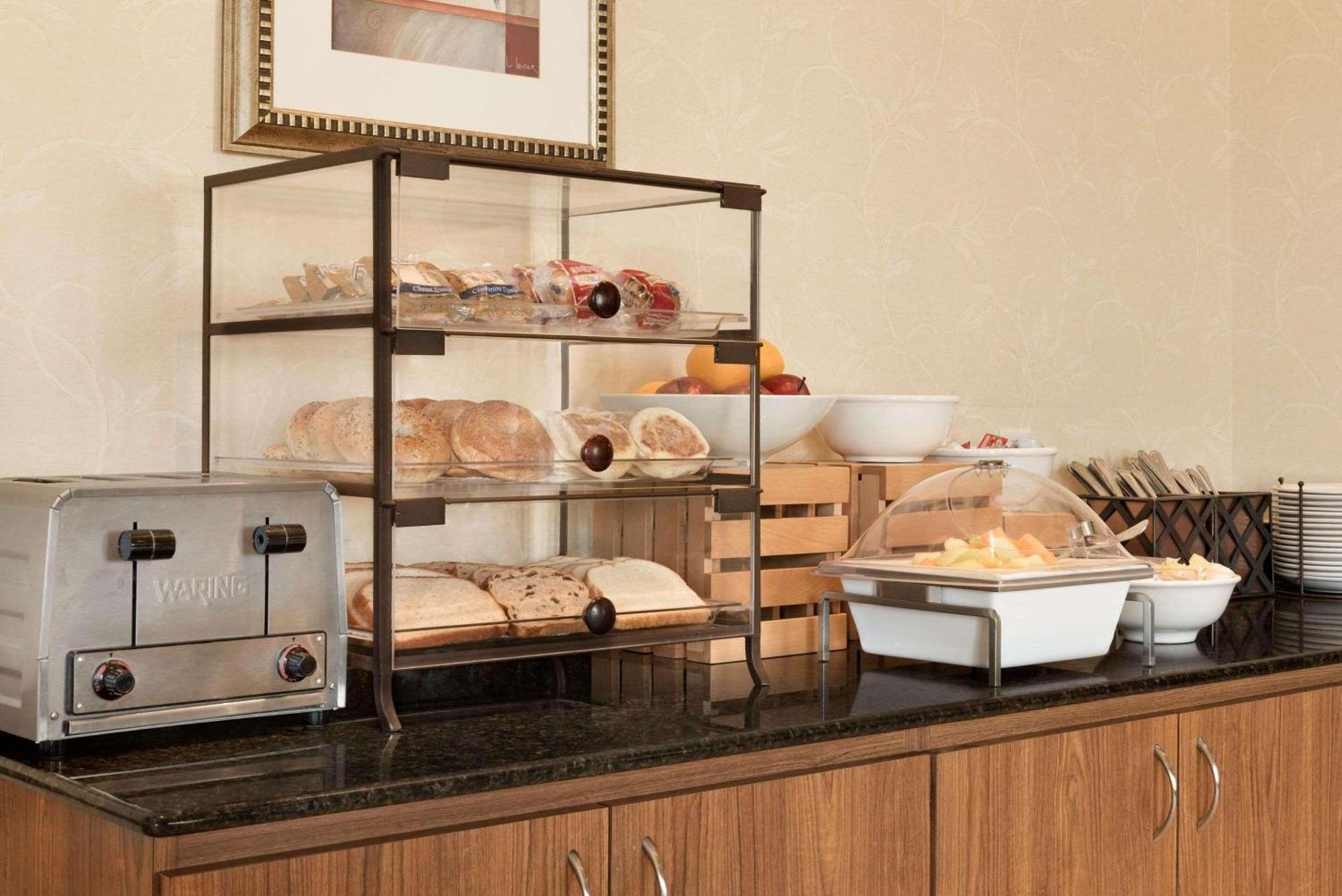 Country Inn & Suites By Radisson, Chanhassen, Mn Екстериор снимка