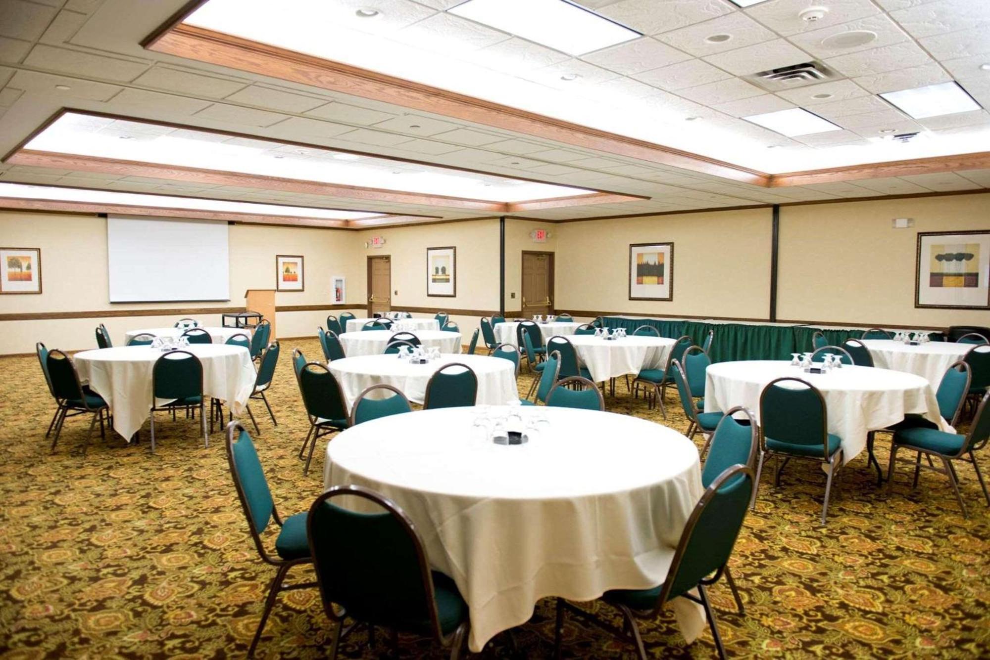 Country Inn & Suites By Radisson, Chanhassen, Mn Екстериор снимка