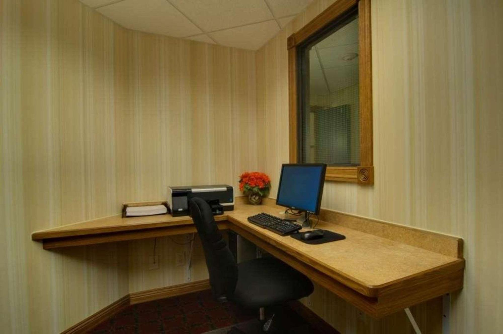 Country Inn & Suites By Radisson, Chanhassen, Mn Екстериор снимка