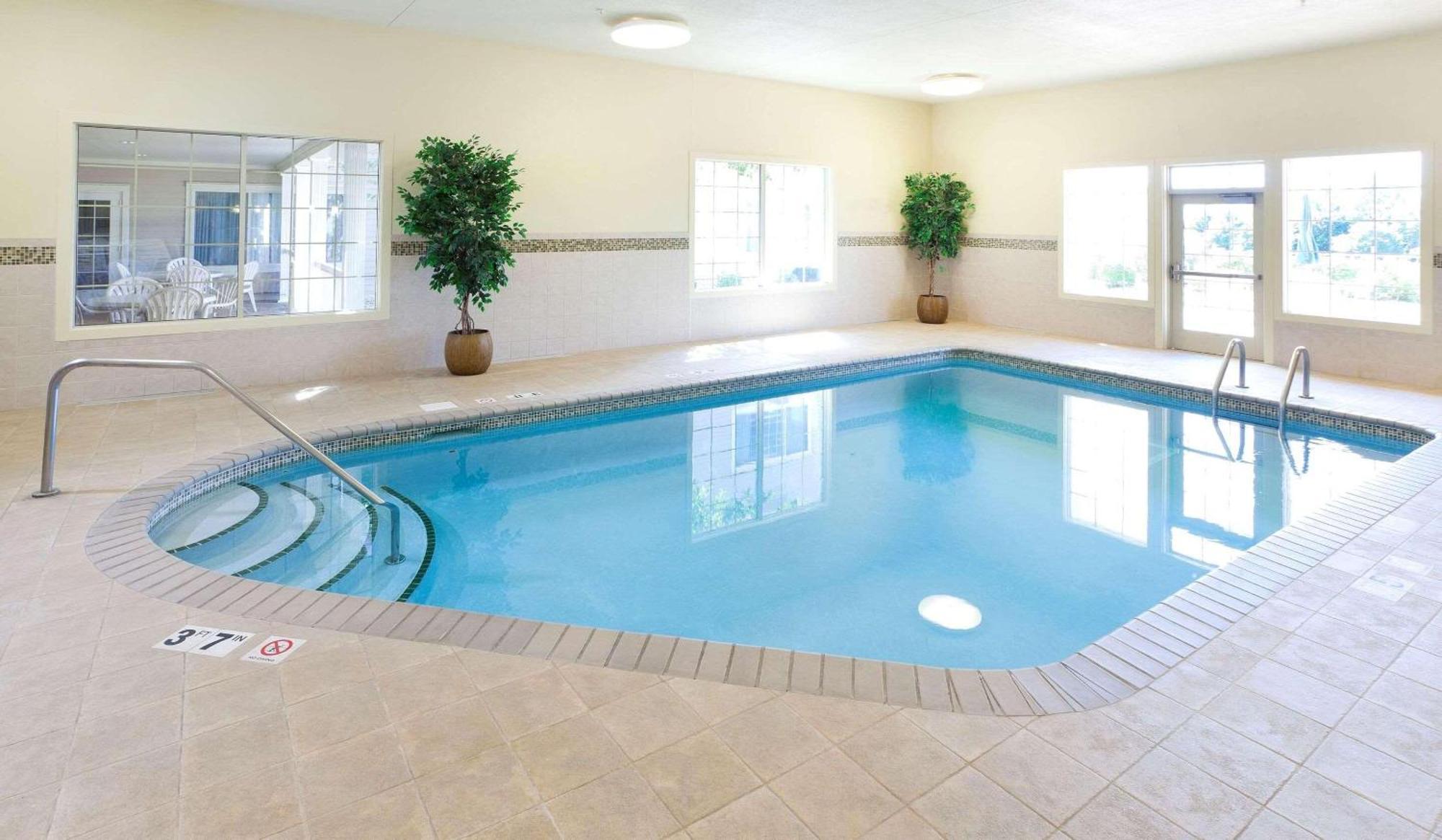 Country Inn & Suites By Radisson, Chanhassen, Mn Екстериор снимка